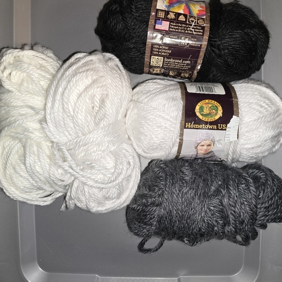 Yarn Skeins - Picture 1 of 8